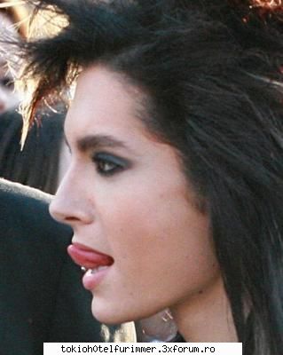 limbutza lui ce nas da sa o am in gura ;) bill kaulitz